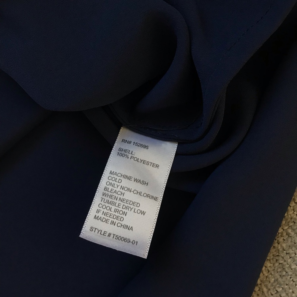Q & A Navy Blue Top with Swiss Dot Sheer Sleeves Size Medium - Picture 4 of 8